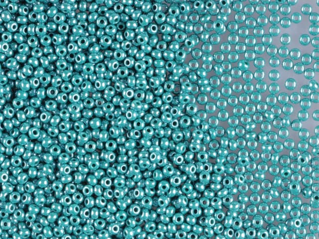 Preciosa product image for Seed 11/0 58240 (331-19001-10/0-58240)